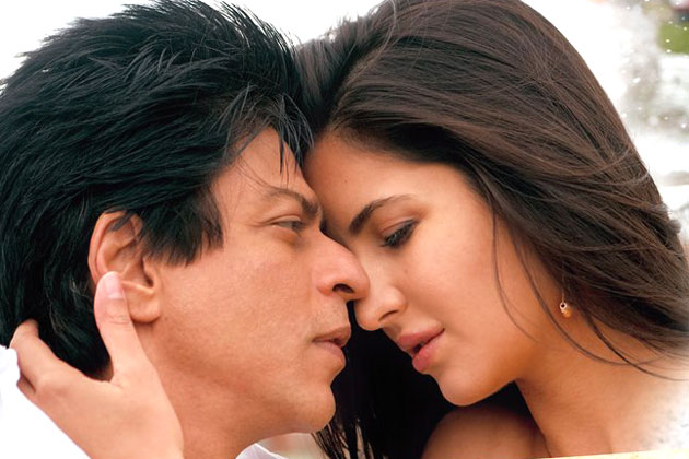 Shah Rukh Khan and Katrina Kaif Kiss Scene in Jab Tak Hai Jaan