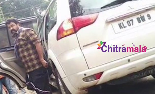 Mohanlal Meets Car Accident