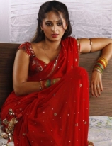 anushka-hot-photos-in-sarees-10