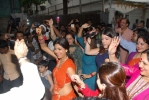 shilpashetty-dancing-at-ganesh-idol-immersion-photos