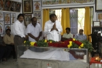 celebrities-pay-homage-to-bapu-photogallery