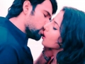 Hamari-Adhuri-Kahani-Movie-Kiss-Scene.jpg