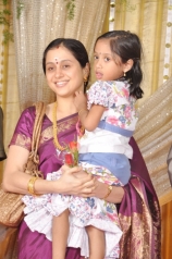 devayani-with-her-daughter