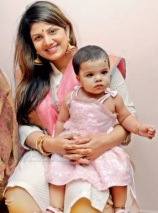rambha-with-her-daughter