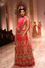 indian-bridal-fashion-week-2013-photogallery-16