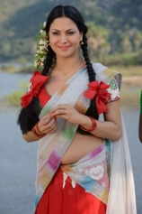 pakistani-actress-veena-malik-in-nagna-satyam-movie