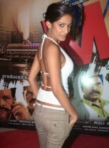 poonam-pandey-backless-photos