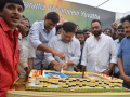 Ramcharan-birthday-celebrations-at-Mythri-office (7)