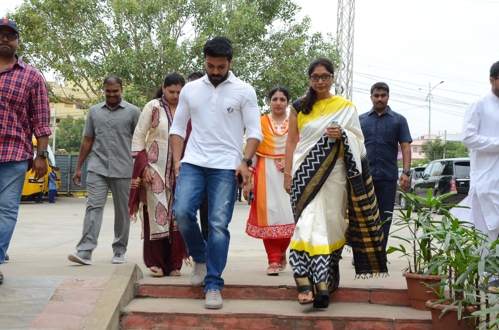 Ram-Charan-Celebrates-Independence-Day-at-Chirec-School-Photos (8)