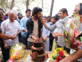 Sharwanand-Birthday-Celebrations-On-Padi-Padi-Leche-Manasu-Movie-Sets (4)