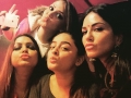 Sunny-Leone-With-Her-Friends.jpg