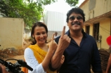 akkineni-nagarjuna-amala-showing-inked-fingers-after-voting