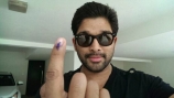 allu-arjun-showing-inked-fingers-after-voting