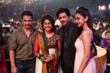 srk-with-arjun-family-at-vijay-awards-2014-photos