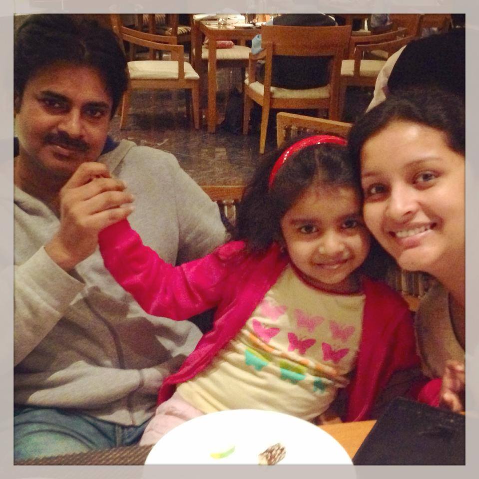 Renu-Shares-a-Special-Pic-on-Pawan-Birthday