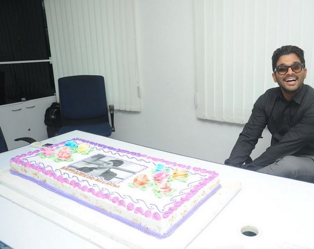 Allu Arjun Birthday Celebrations 2015