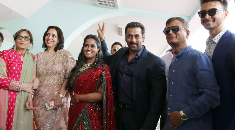 Salman Khan with Arpita in Mandi