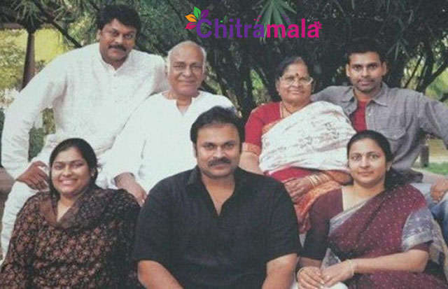 Pawan Kalyan with his mother father brothers and sisters