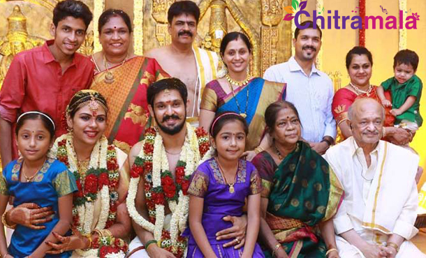 Nakul and Sruti With their families