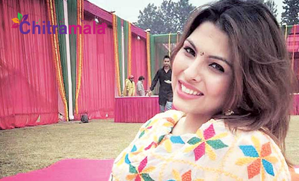 Delhi Model Priyanka Commits Suicide