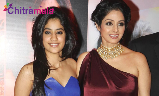 Sridevi with her daughter 