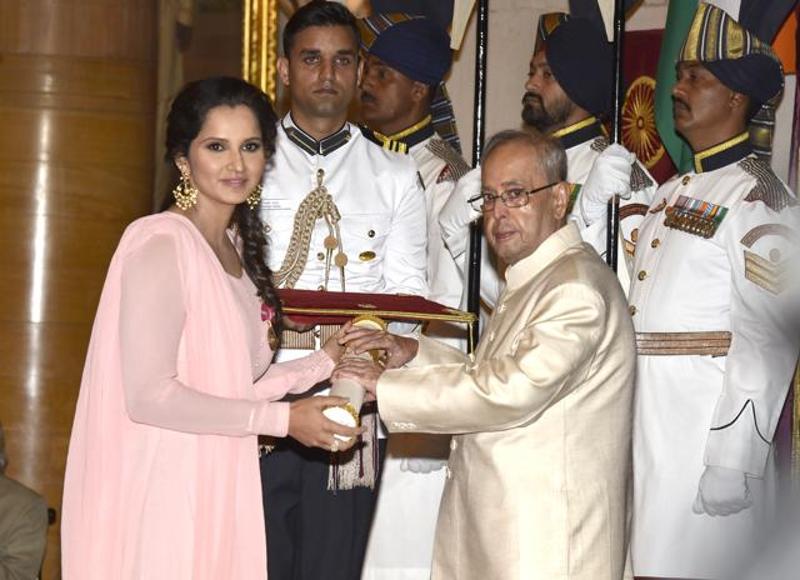 Sania Mirza gets Padma Bhushan from Pranab Mukerjee