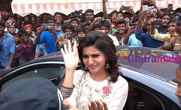 Samantha Mobbed By Fans in Madurai