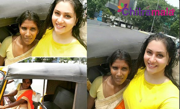 Namitha Auto Driver Selfie