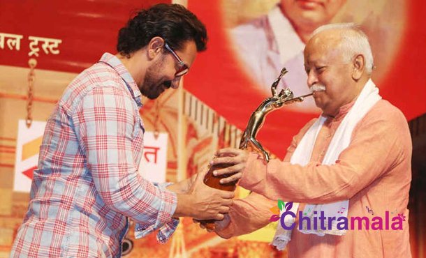 Aamir-Khan-at-the-75th-Dinanath-Mangeshkar-Awards