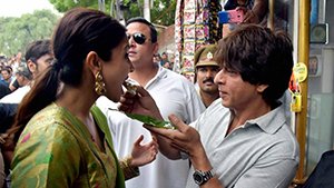 Anushka and SRK in JHMS