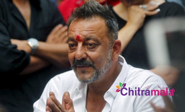 Sanjay Dutt Shocked With his fan act