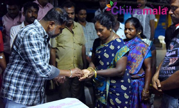 Lingusamy gifts gold coin