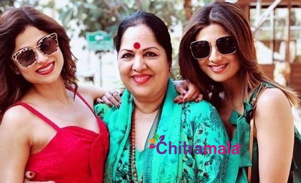 Shilpa Shetty Mother and Sister