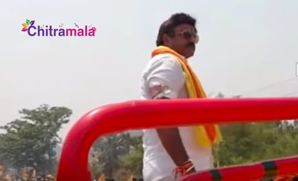 Nandamuri Balakrishna Beats A Fan